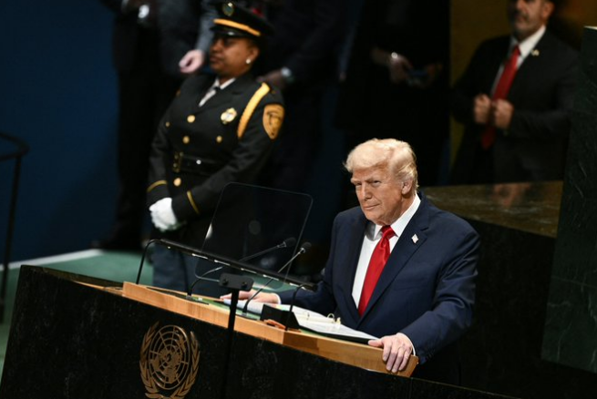 Своїми висловлюваннями Трамп хоче перекласти відповідальність на Європу, якщо Україна зазнає поразки – FT
